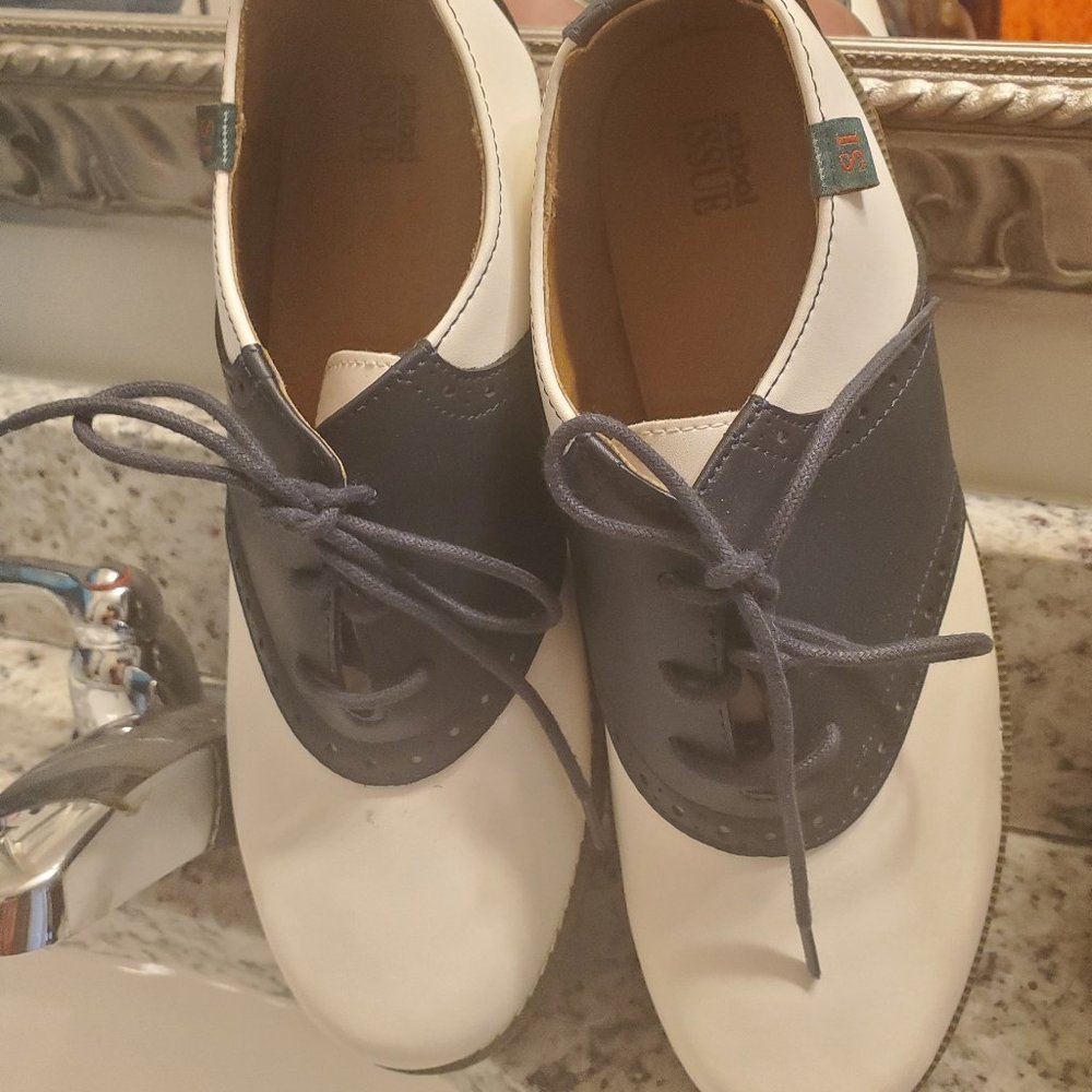 Brand new saddle shoes